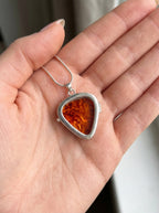 Guitar Pick Holder Locket Pendant – Silver