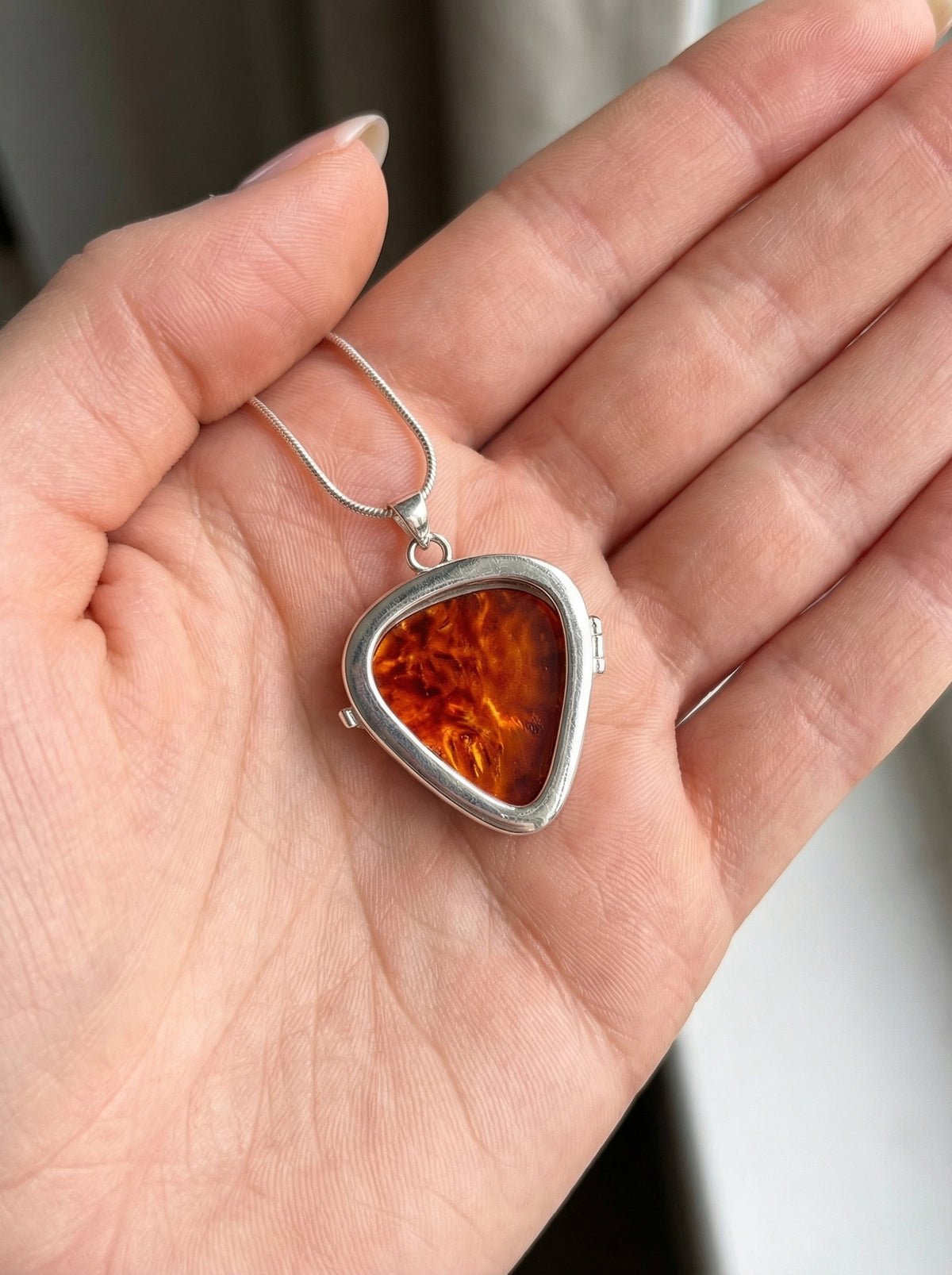 Guitar Pick Holder Locket Pendant – Silver